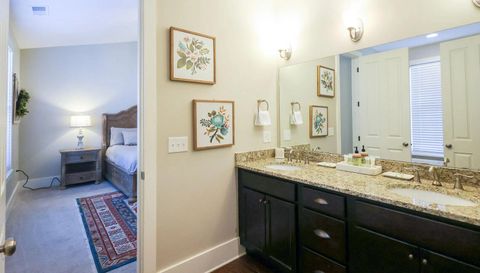 14 E Saddle Notch Ln