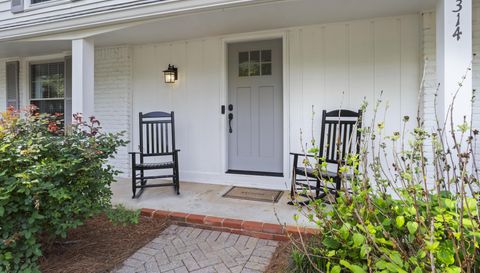 314 Lamplighter Ln SE