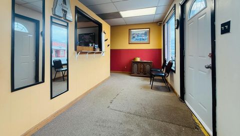 520 Main Street W