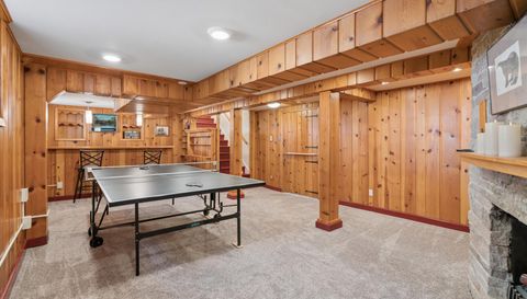 49 Sheridan Avenue S