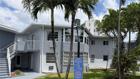 1701 Miami Gardens Dr