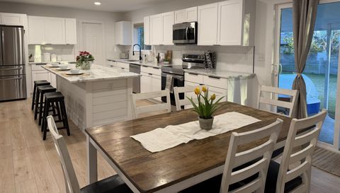 324 Leah Miller Dr NW