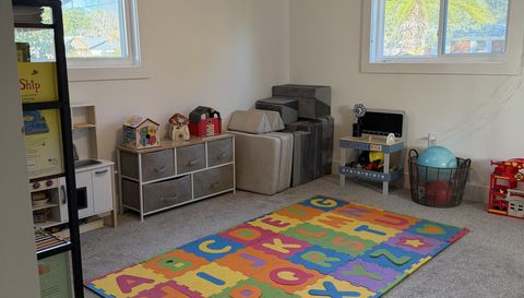 324 Leah Miller Dr NW