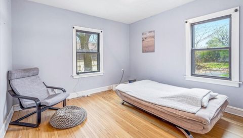 2533 Snelling Curve