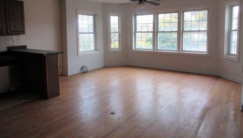 7608 - 10 S Phillips Avenue