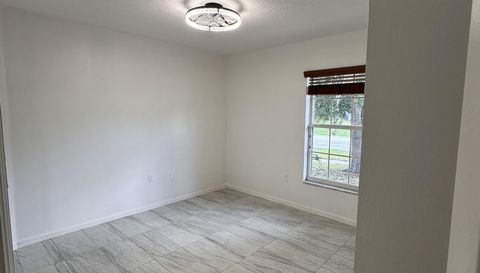 4502 Philadelphia Cir