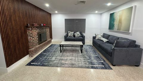 2231 Isle Of Pines Ave