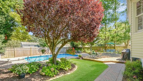 3 Yarmouth Ln
