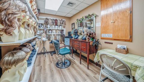 887 Old Country Rd