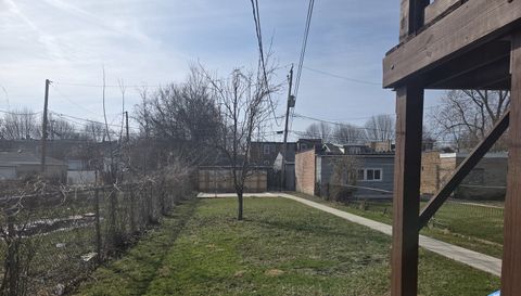 6738 S Prairie Avenue