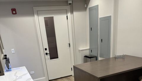 154 W Superior Street