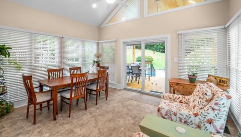 209 Southfork Ln