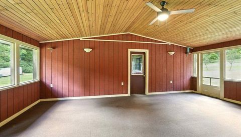 2200 Yellow Creek Rd