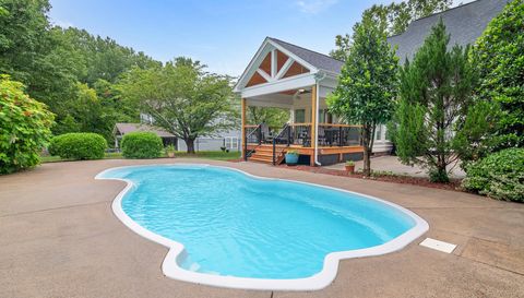 209 Southfork Ln