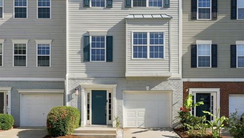 3684 Lantern Walk Ln