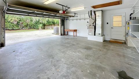 3944 NW 40th Ct