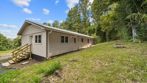 1218 Sweet Creek Rd
