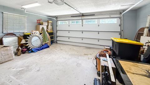 2301 NE 32nd Pl