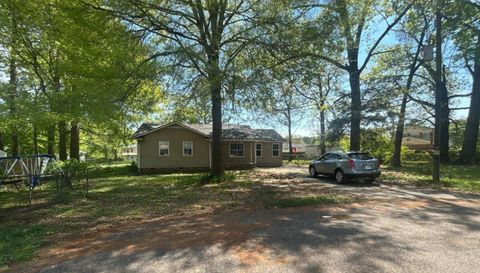 132 Pineview St