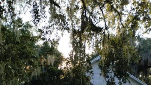 305 LAKESIDE AVENUE
