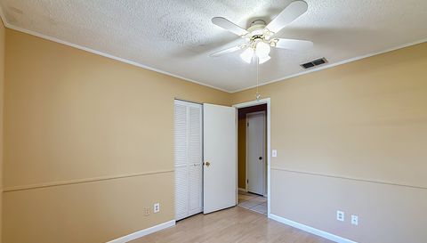 2301 NE 32nd Pl