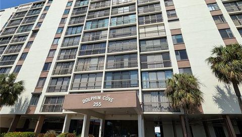 255 Dolphin Point