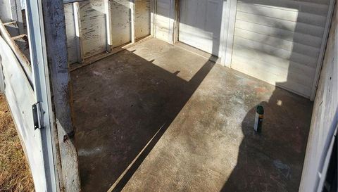 905 East Washing Street