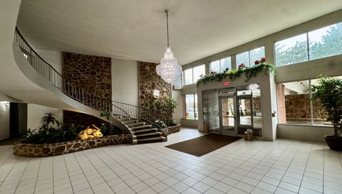 18 E Old Willow Road