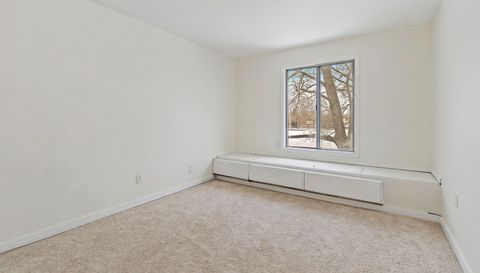 4602 W Northfox Lane