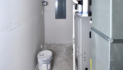 2387 Eagle Valley Drive S