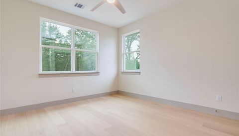 8 Huisache LN