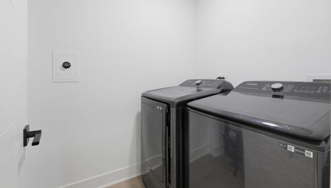 2198 N Oakbrook Circle