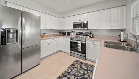 2100 S DAYTONA AVENUE