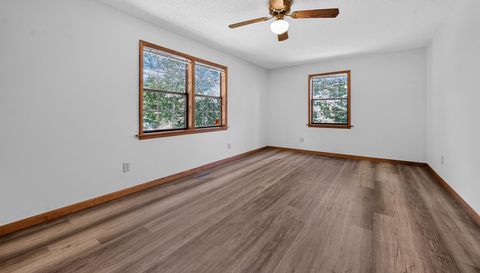 28 Coon Tail Rd