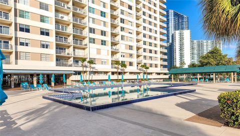 300 Bayview Dr