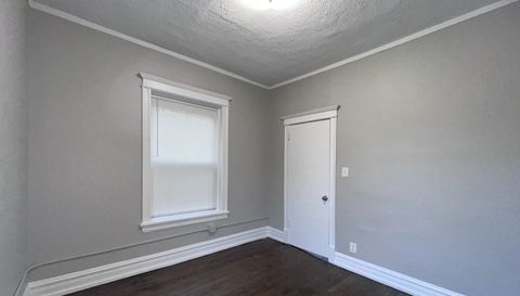 2707 E 78th Street