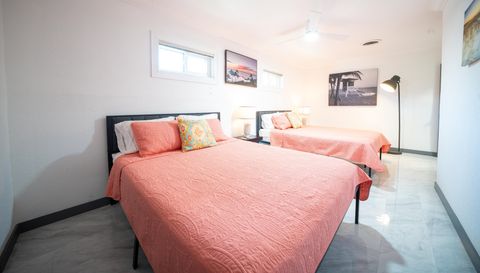 166 Bayside Dr