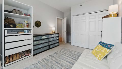 1134 W Granville Avenue