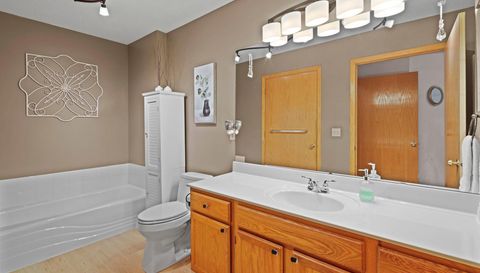 9949 Tamarack Cove