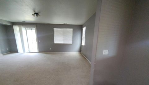 253 Lilac Ln