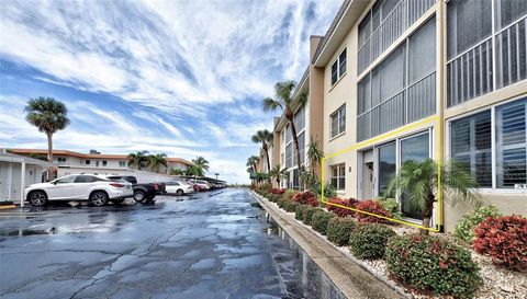 1400 Tarpon Center