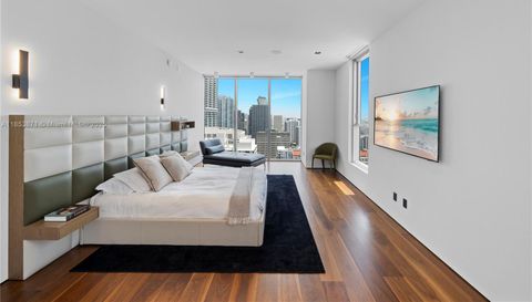 1300 Brickell Bay Dr