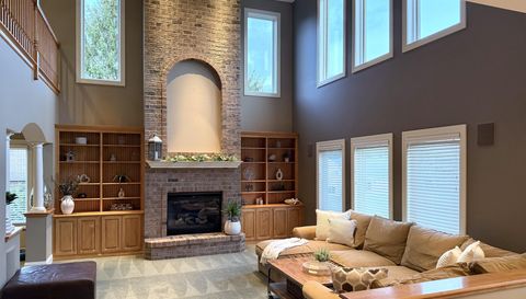 2307 Red Oak Ln