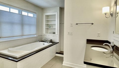 1017 Fox Knoll Dr SW