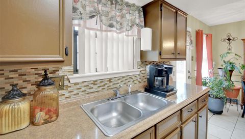 1713 Parkside CIR