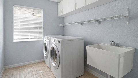 2264 STONE CROSS CIRCLE