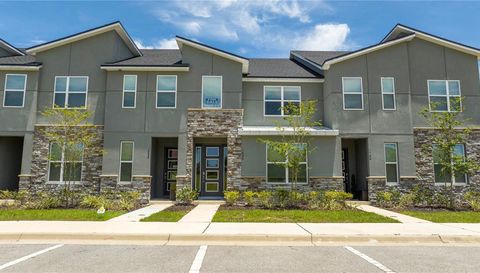 1692 TROPICAL PALMS CIRCLE