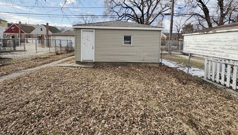 9132 S Blackstone Avenue