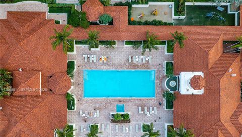 19900 W Country Club Dr