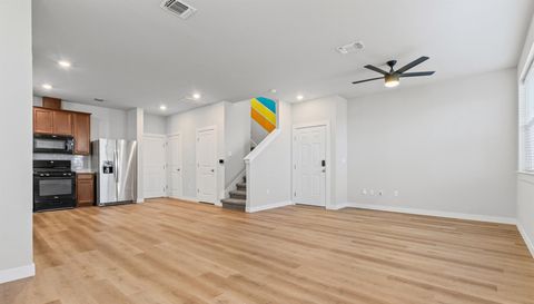7116 Silver Star LN